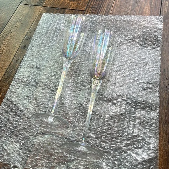 Iridescent glass stemmed champagne flutes, pair - Picture 3 of 4